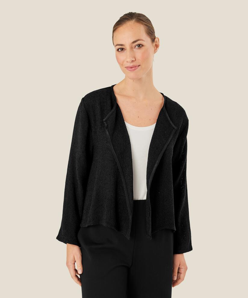 Julitta Jakke, Black