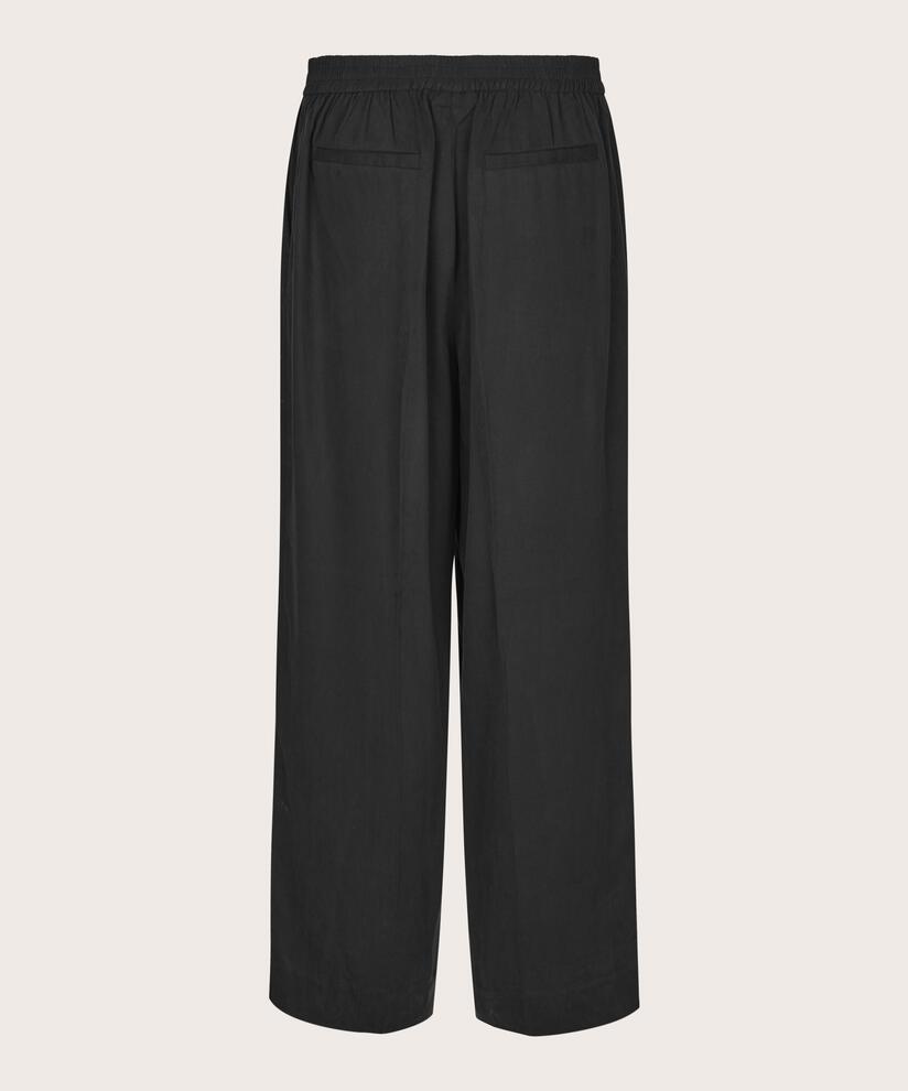 Pippie Bukse, Black